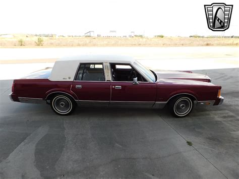 1989 Lincoln Town Car The Signature Series For Sale