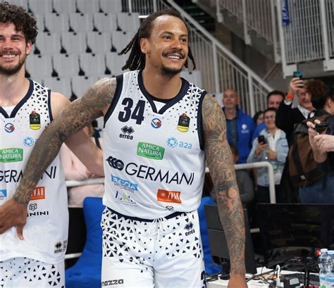 Pallacanestro Brescia Home Jersey