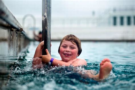 22 Pictures From Jubilee Pools Long Awaited Opening Day Cornwall Live