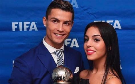 Georgina Rodriguez E Cristiano Ronaldo A Caminho Do Altar H Algo Que