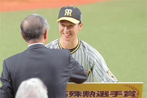 【阪神】近本光司がmvp「甲子園が揺れた。味わえるのは日本シリーズだけ」横田慎太郎さんユニとともに歓喜一問一答 スポーツ報知