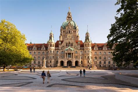 Rode Draad Door Het Centrum Van Hannover