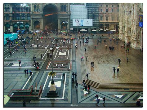 Milano Piazza Del Duomo Sotto La Pioggia View On Black P Flickr