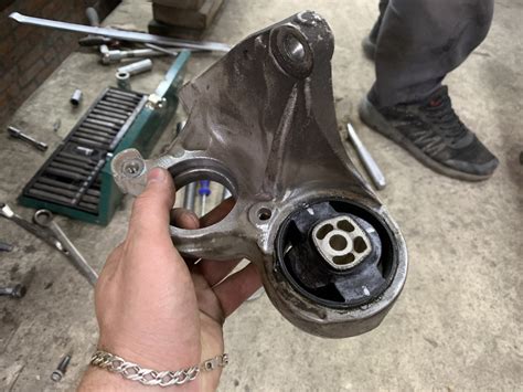 Опоры ДВС, сальники приводов — Peugeot 307, 2 л, 2006 года | другое ...