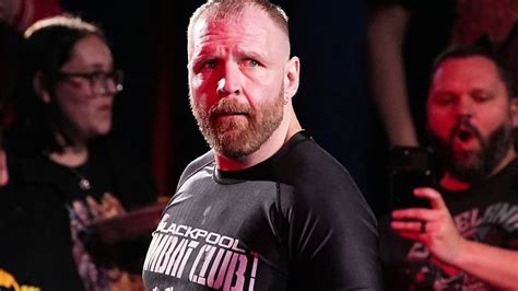 Nouvelles Des Coulisses Sur Labsence Récente De Jon Moxley De La