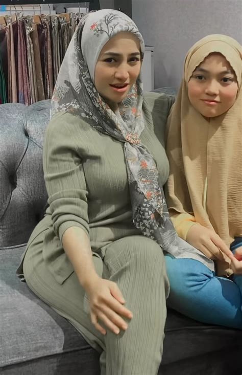 Ide Stw Hot Di Wanita Gaya Hijab Gadis