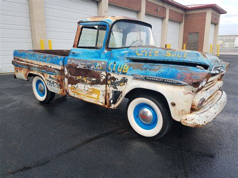 060118 1958 Chevrolet 3100 Apache 2 Barn Finds