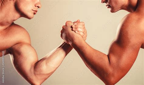 Stockfoto Med Beskrivningen Muscular Hand Clasped Arm Wrestling Two