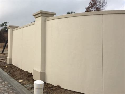 Stucco Fence On Steel Frame Classique Façade Houston Par Griffin Fence Houzz