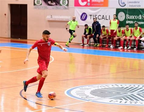 Futsal C M Il Cus Perde Lo Scontro Salvezza Contro Il Futsal Mori