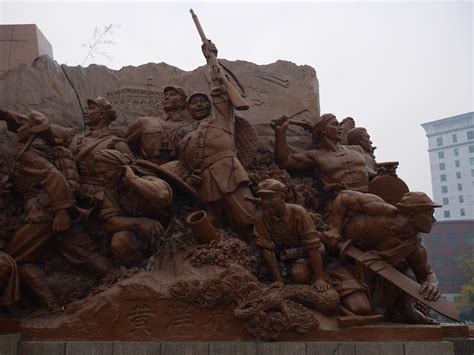 The Many Faces Around the Mao Zedong Statue in Shenyang - Isidor's Fugue