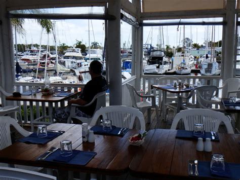 Marina Bar And Grill Tin Can Bay Restaurant Reviews Photos And Phone