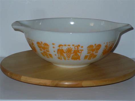 Pyrex Yellow Amish Butterprint Mixing Bowl 4 Quart Cinderella Etsy