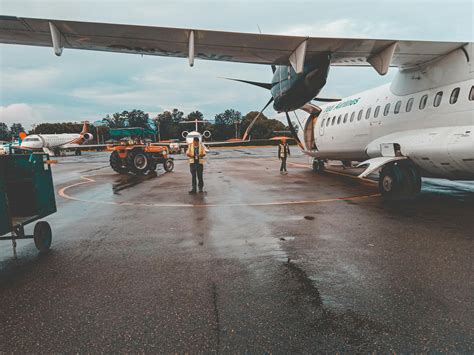 Free stock photo of airplane landing, airport, mobilechallenge