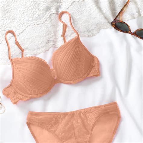 ELLE Lingerie Molded bra Pleat ยกทรงรปแบบเสรมฟองนำ LB ELLE ThaiPick