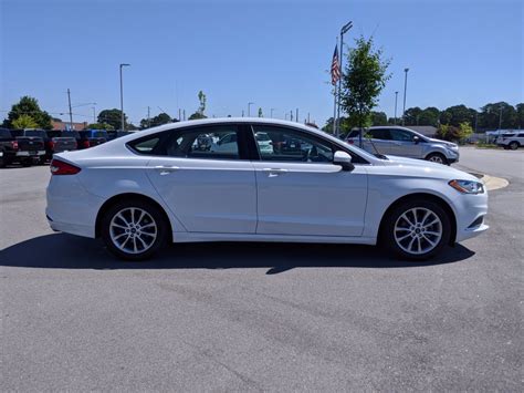 Pre Owned 2017 Ford Fusion Se Fwd 4dr Car