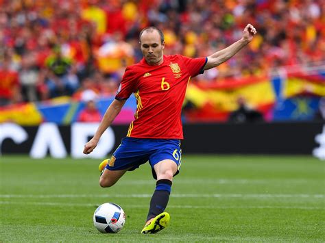 Andres Iniesta Among Greatest Ever Players Says Petr Cech After Spain