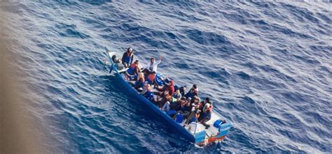 Migranti Si Ribalta Un Barcone Tra Tra Malta E Tripoli Numerosi Morti