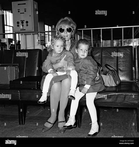 Petula Clark And Her Children Catherine 2 Years And Barbara 3 Years