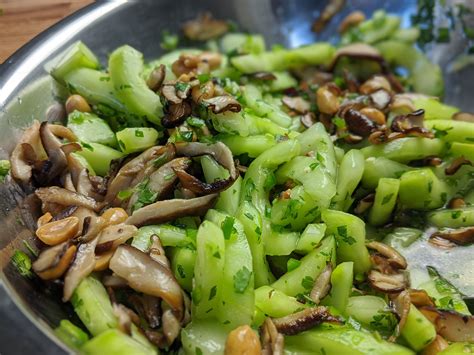 Thai Cucumber And Shiitake Salad — Ri Mushroom Co