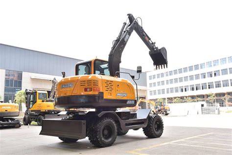 Wheeled Type Excavator With Automatic Transmission Topper