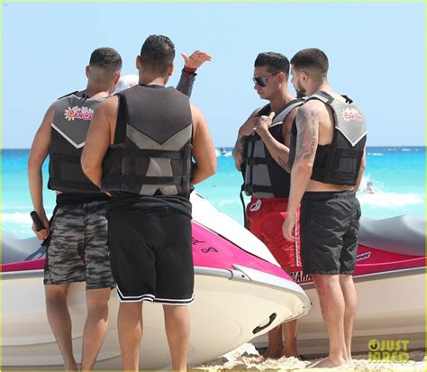 Jersey Shore S Pauly D Vinny Go Shirtless In Cancun Photo