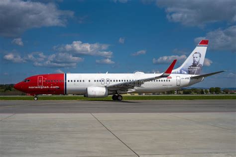 Norwegian Air Shuttle Boeing 737 800 Editorial Stock Photo Image Of