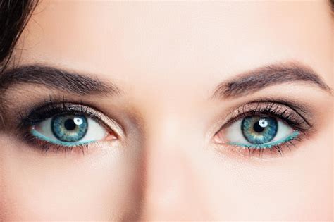 Premium Photo | Woman eyes with makeup macro