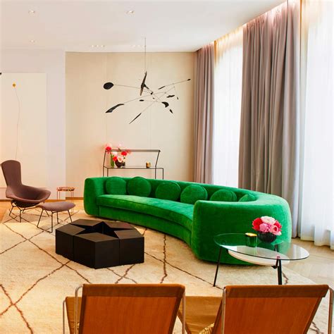 India Mahdavi Polyglotte And Polychrome Affluency