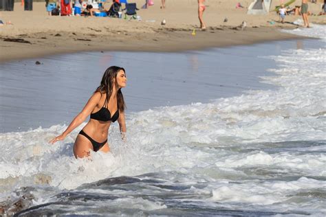 Jennifer Lahmers In A Black Bikini On The Beach In Santa Monica