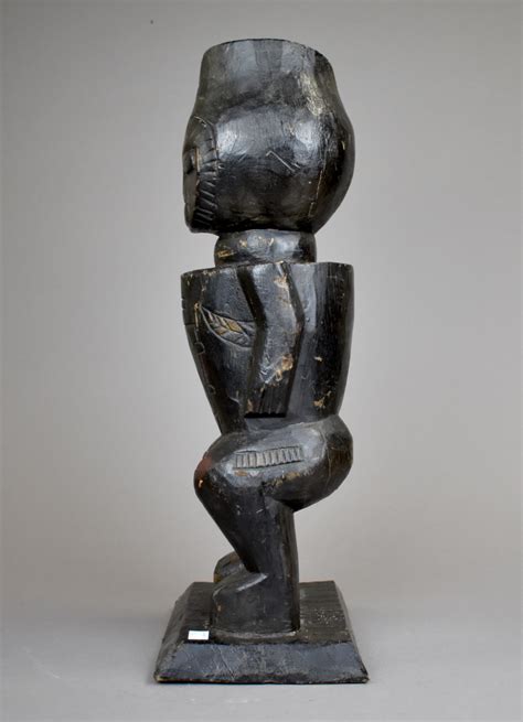 Sculpture Totem En Bois Noirci Afrique Xxe Siècle Haut 545 Cm
