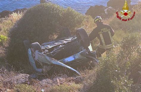 Precipita Con L Auto In Una Scarpata Esce Illeso Dopo Un Volo Di Oltre