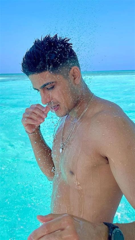 Shubman Gill S Shirtless Photos Prove He S A Certified Hottie