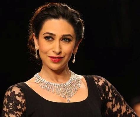Actress Karisma Kapoor Sexy Hot Photos At IIJW 2013 Spicy Ammayi