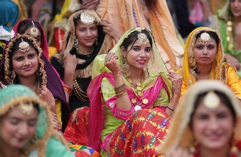 Asia Album Indian Women Sing Dance To Celebrate Teej Festival Xinhua