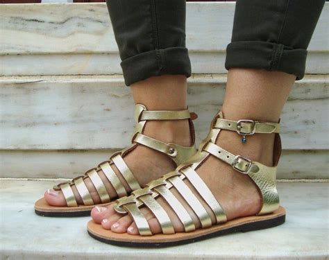 Sandalias Griegas De Oro Zapatos De Gladiador Dorado Etsy Gladiator