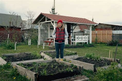 Как сделать грядки из досок на века: надежный способ | Клумбы, 10 лет, Дача
