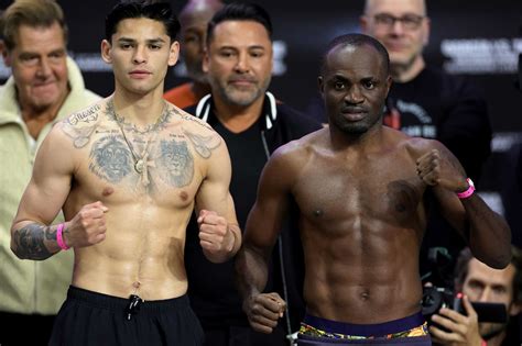 California Boxer Ryan Garcia Celebrates Fights With Whataburger Skittles