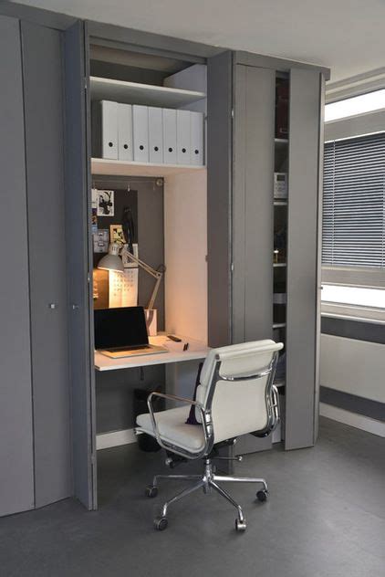 A White Chair Sitting In Front Of A Desk