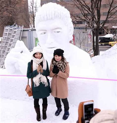 さっぽろ雪まつりが開幕 五郎丸歩選手の雪像も 産経ニュース