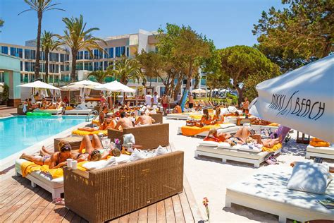 The 5 Beach Clubs of Ibiza where you will want to live - Ibiza Global TV