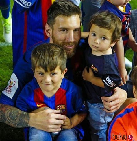 Leo Messi Con Sus Hijos Thiago Y Mateo Celebrando La Victoria Del Barça