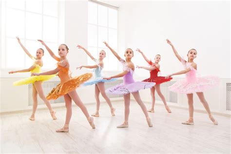 12 Easy Ballet Moves for Beginners to Learn Quickly - The Sticky and Sweet