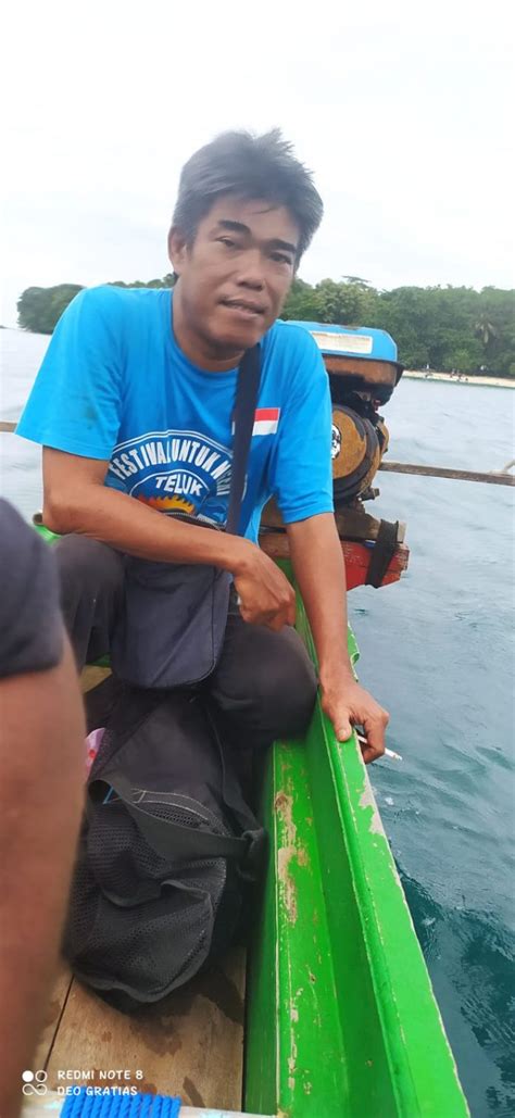 Riko Stefanus Sambil Jualan Pempek Membangun Asa Di Objek Wisata