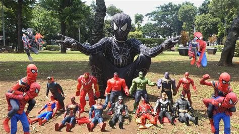 Mencari Mainan Superhero Avengers Toys Spider Man Menemukan Mainan