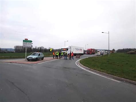 Carnets De Notes Laon Blocage Du Rond Point De L Europe En Cours