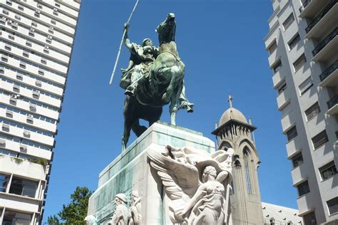 Monumento Al Gaucho Montevideo Dsullana