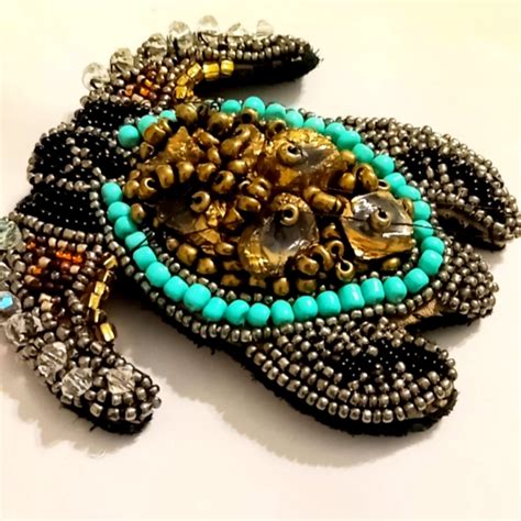 Estate Sale Beaded Sea Turtle Brooch Gem