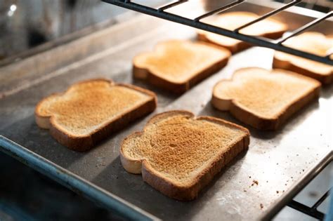 How To Toast Bread Without A Toaster Easy Methods