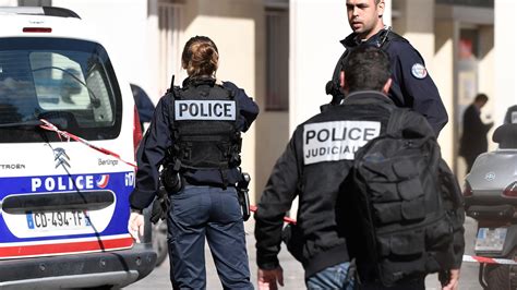 Seine Saint Denis Des Faux Policiers Volent 80000 Euros à Une Vieille Dame